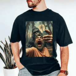 Funny Surprised Scared Man Selfie with Sasquatch Bigfoot T-Shirt, Gorilla Selfie Tee, Funny Gorilla Animal Shirt, Gift for Nature Dino Shirt